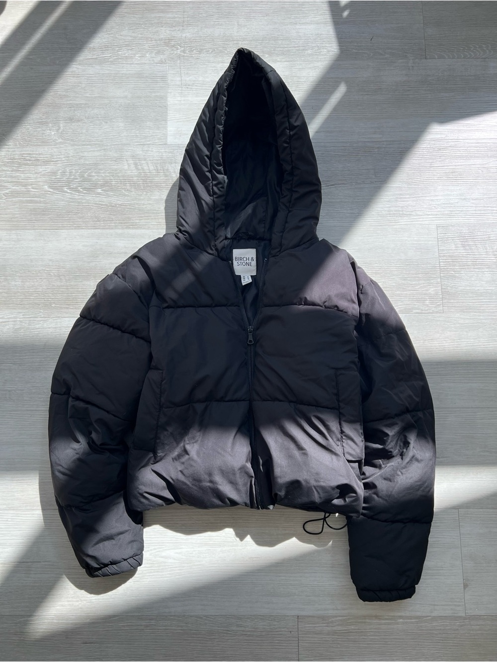 Birch & Stone Cropped Hooded Puffer in Black Size Medium
